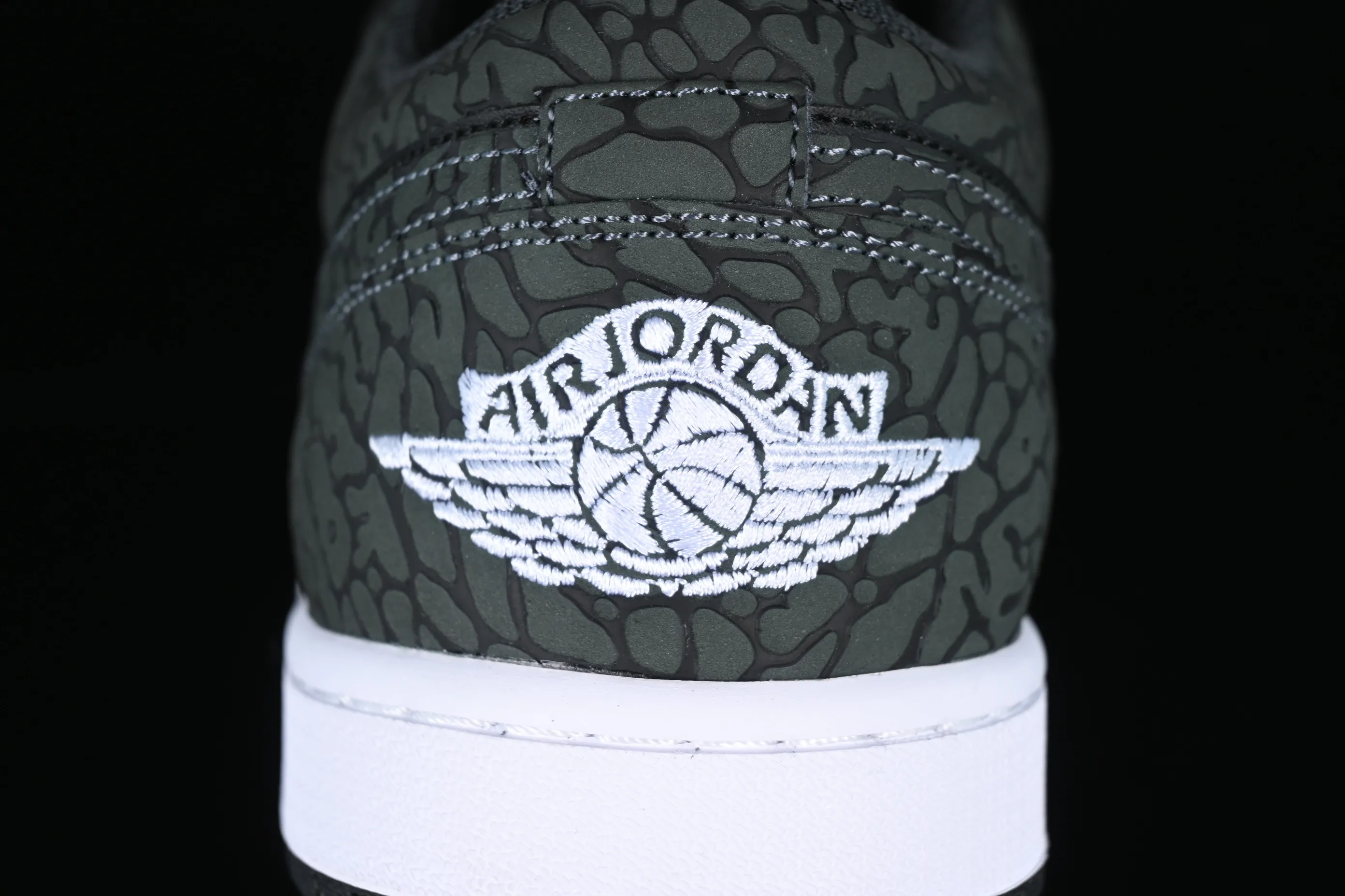 All categories Air Jordan Jordan series basketball shoes Air Jordan 1 Low Air Jordan 1 Low AJ1 Joe 1 all black burst pattern low-top cultural casual sneakers FB9907-001